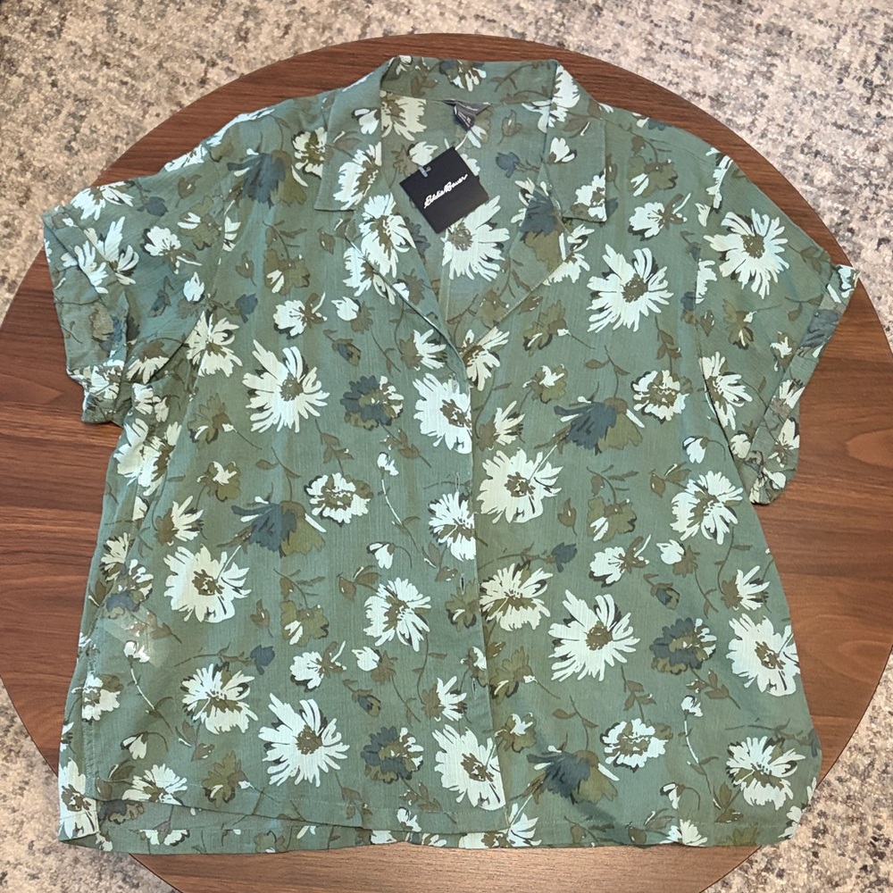 Eddie Bauer womens Green Floral Casual Shirt